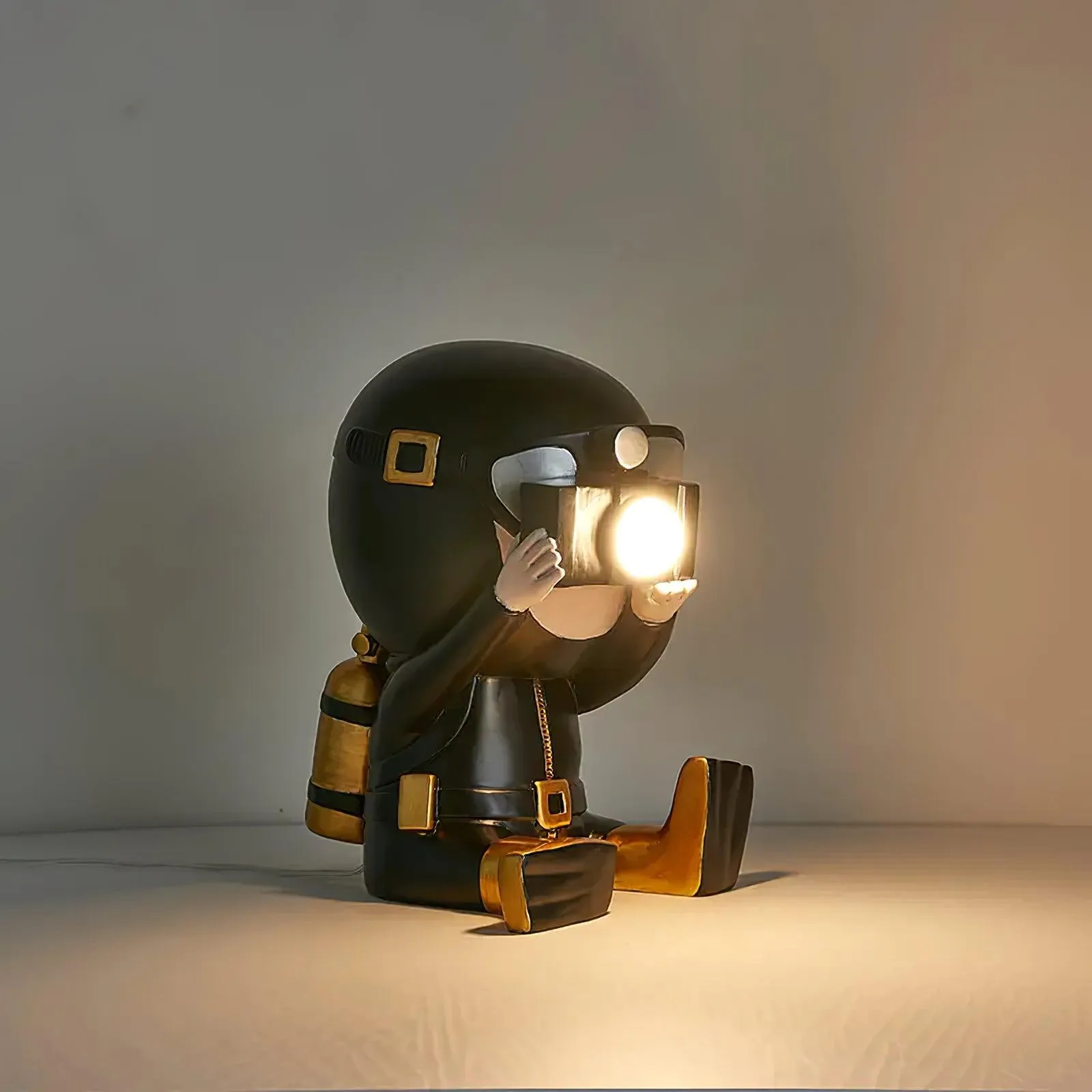 Adventurer Resin Table Lamp