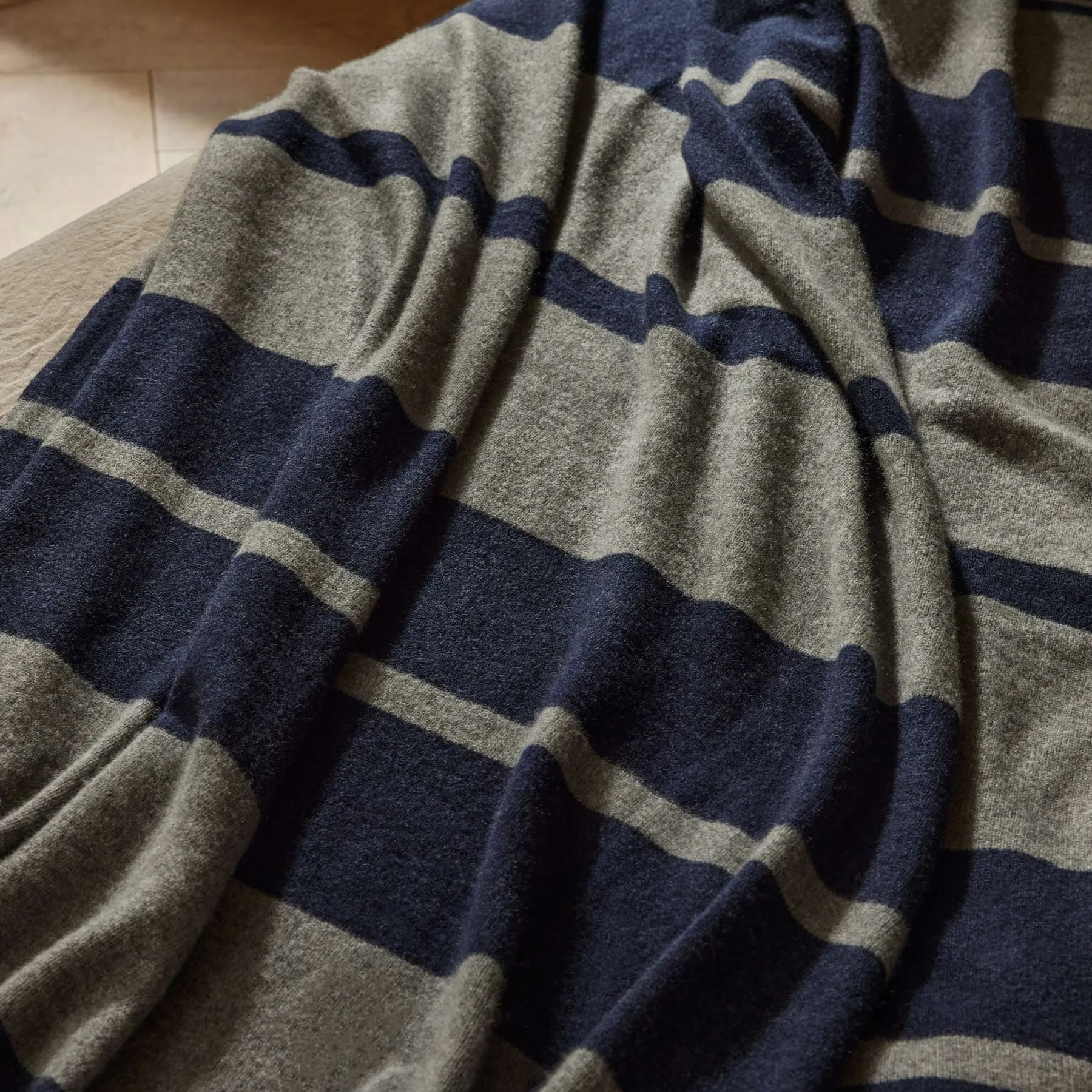 Cashmere Stripe Knit Blanket - Heather Grey/Navy