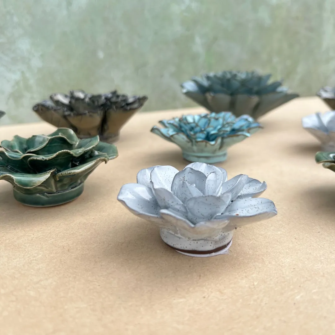 Ceramic Bloom: Grey Speckled Flower