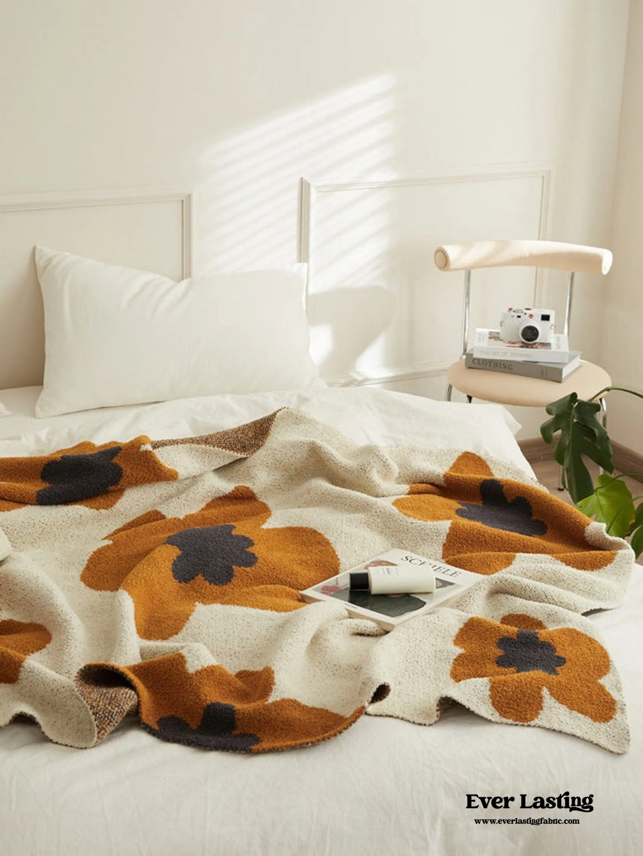 Cozy Earth Tone Floral Blanket / Orange   Beige